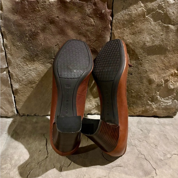NWOT Leather Bandolino Heels - Picture 4 of 4
